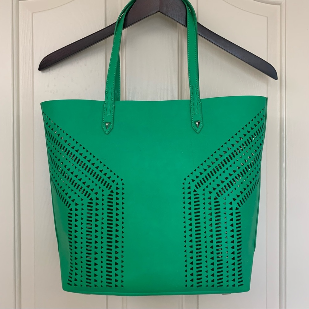 Stella & Dot leather tote